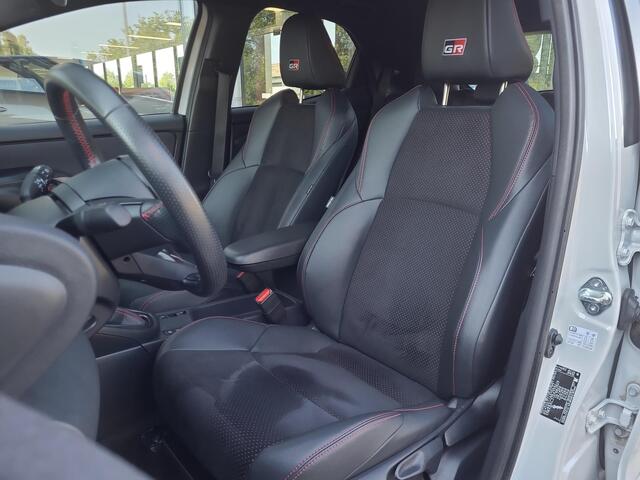 Toyota YARIS 1.5 Hybrid GR Sport | Binnenkort verwacht |