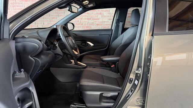 Toyota YARIS Cross 1.5 Team D. Hybrid / Winter Pakket / Safety Pakket / Clima / CarPlay / Navi / PDC / Keyless