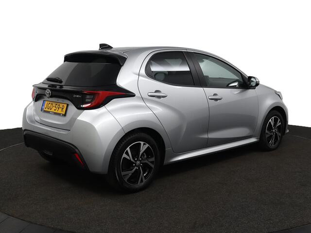 Toyota YARIS 1.5 Hybrid 115 Dynamic | Comfort Pack | Stoel / Stuurverwarming | Dodehoekdetectie | Parkeersensoren |