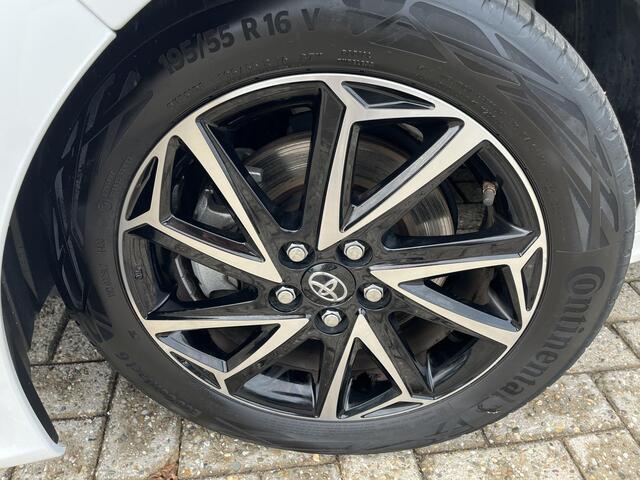 Toyota YARIS 1.5 Hybrid Dynamic edition LED, Lichtmetalen velgen,