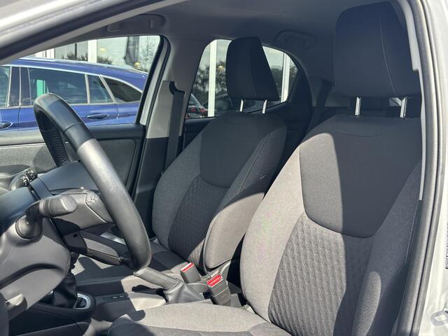 Toyota YARIS 1.5 VVT-i Style Airco | Parkeersensoren | Camera | Cruise Controle | Car Play