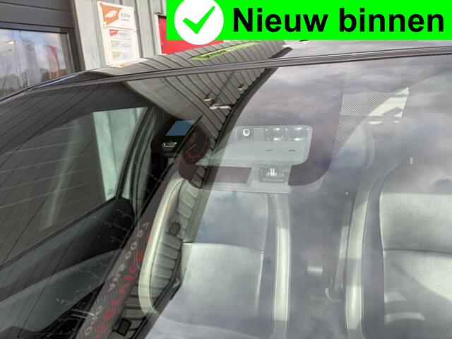 Toyota YARIS 1.5 VVT-i Aspiration Navi|Keyless|Trekhaak|Leder