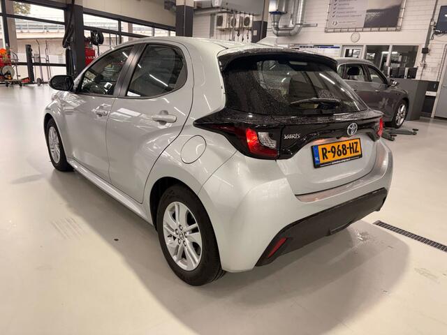 Toyota YARIS 1.5 Hybrid Active / Climate Control / Apple Carplay / Camera