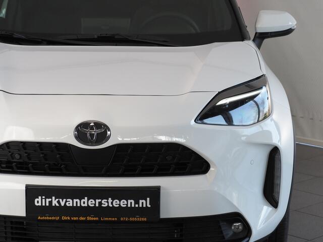 Toyota YARIS Cross 1.5 Hybrid 115 Dynamic + Safety & Winter-pakket | Stuurwiel- En Stoelverwarming | Dodehoekdetecite | Parkeersensoren Voor- en Achter | Botsherkenning | Grootlichtassistent | Apple CarPlay/ Android Auto