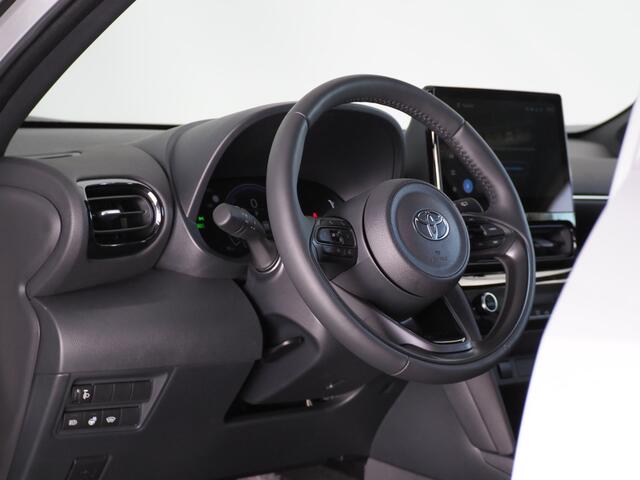 Toyota YARIS Cross 1.5 Hybrid 115 Dynamic + Safety & Winter-pakket | Stuurwiel- En Stoelverwarming | Dodehoekdetecite | Parkeersensoren Voor- en Achter | Botsherkenning | Grootlichtassistent | Apple CarPlay/ Android Auto