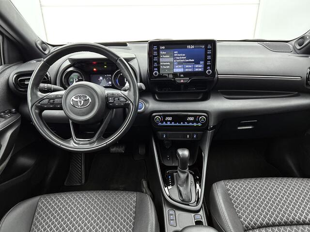 Toyota YARIS 1.5 Hybrid Executive Premium Pack | Dealer onderhouden | Trekhaak afneembaar | Panoramadak | JBL | Head-Up Display | Stoel+stuurverwarming | Dodehoek detectie | Parkeersensoren voor+achter |