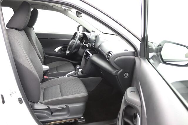 Toyota YARIS Cross 1.5 Hybrid Business Plus | Trekhaak | Keyless Entry | Parkeersensoren Rondom | Navigatie | Privacy Glas |