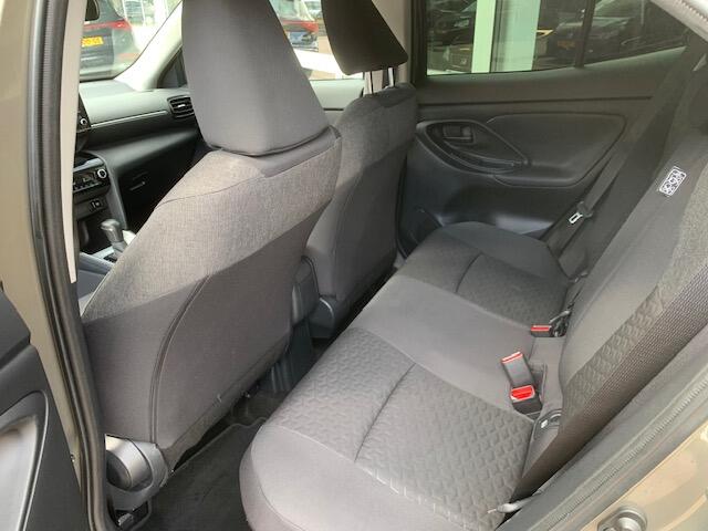 Toyota YARIS Cross 1.5 Hybrid Active, achteruitrijcamera, Applecarplay .