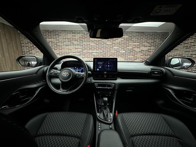 Toyota YARIS 1.5 Hybrid 130 Executive Camera StoelVrwm StuurVrwm NAP