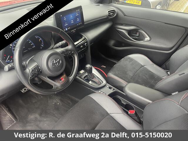 Toyota YARIS Cross 1.5 Hybrid GR Sport | Stoelverwarming | Navigatie | Parkeersensoren | Dealer onderhouden