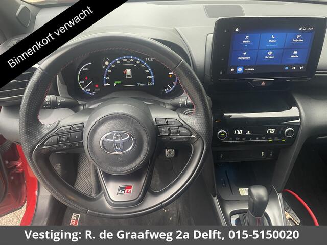 Toyota YARIS Cross 1.5 Hybrid GR Sport | Stoelverwarming | Navigatie | Parkeersensoren | Dealer onderhouden