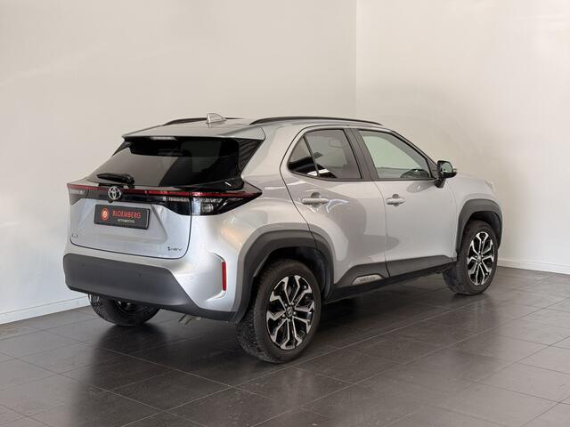 Toyota YARIS Cross 1.5 Hybrid 115 Dynamic | Stoel / Stuur en voorruitverwarming | Parkeersensoren |