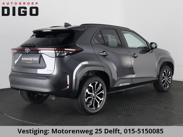 Toyota YARIS Cross 1.5 HYBRIDE DYNAMIC LUXURY GARANTIE TOT 2035 . NAVIGATIE . PARKEERSENSOREN VOOR & ACHTER . STOEL/STUUR VERWARMING .