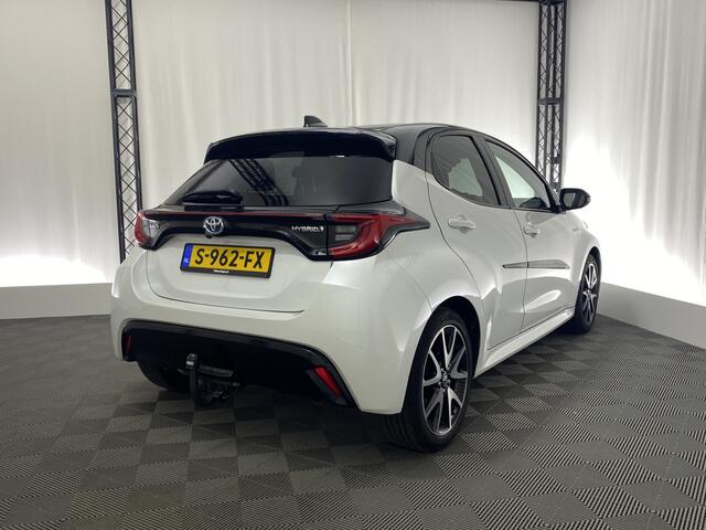 Toyota YARIS 1.5 Hybrid Dynamic Automaat | Trekhaak | CarPlay | Stoelverw. | Camera | 17'' | Parelmoer | ACC | Cruise