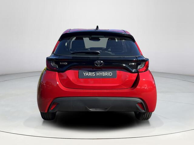 Toyota YARIS 1.5 Hybrid 115 Active | Emotional red premium lak | Nieuw uit voorraad leverbaar |