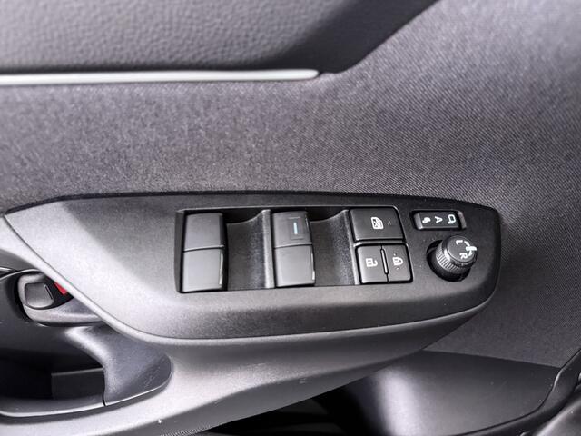 Toyota YARIS Cross 1.5 Hybrid 130 Launch Edition | Apple CarPlay / Android Auto (Navigatie) | JBL | PDC | BLS | Head-up |