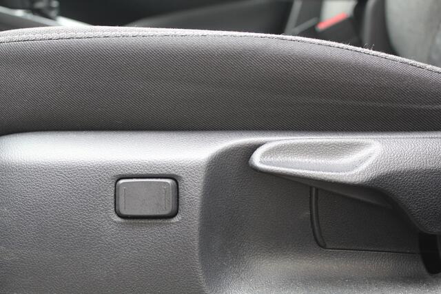 Toyota YARIS Cross 1.5 Hybrid 115 Dynamic Comfort Pack | Rijklaar | Blind Spot | Sensoren v+a | Apple/Android | Stoel-/Stuurverw. | Adap.cruise | Navi | LED | Keyless