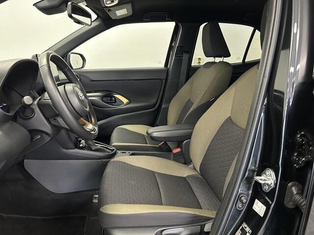 Toyota YARIS Cross 1.5 Hybrid Explore NAVI | TREKHAAK | ADAPTIVE CRUISE CONTROL | STOELVERWARMING | FULL BLACK