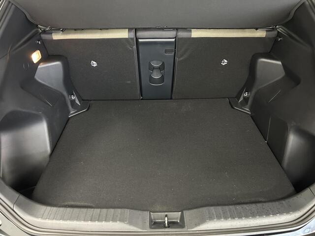 Toyota YARIS Cross 1.5 Hybrid Explore NAVI | TREKHAAK | ADAPTIVE CRUISE CONTROL | STOELVERWARMING | FULL BLACK
