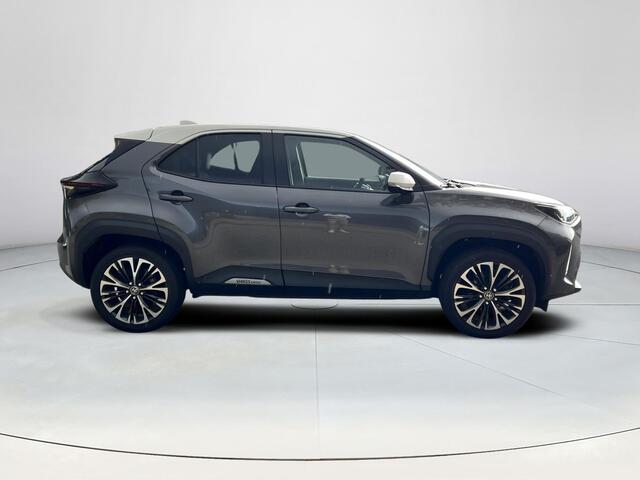Toyota YARIS Cross 1.5 Hybrid Executive Trekhaak | Panoramadak | Stoel & Stuur verwarming |