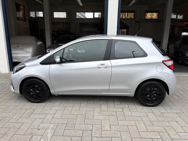 Toyota YARIS 1.5 VVT-i Aspiration AUTOMAAT/NL AUTO/CLIMA/CAMERA
