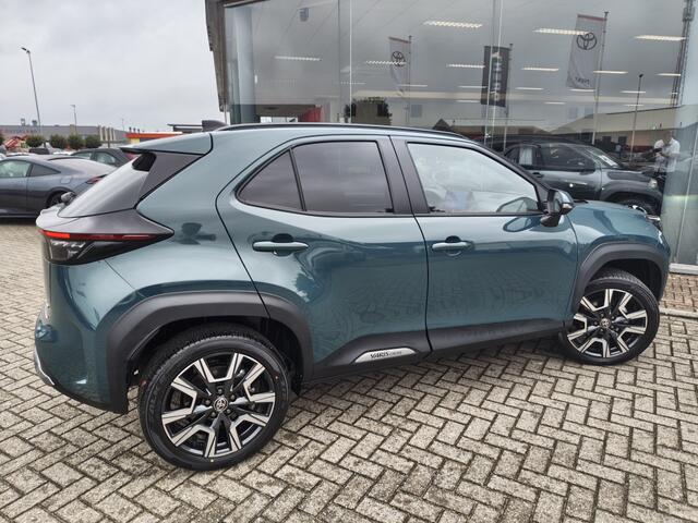 Toyota YARIS Cross 1.5 Hybrid 130 Executive | Sensoren v/a | El. Achterklep | Stoel & Stuurverwarming
