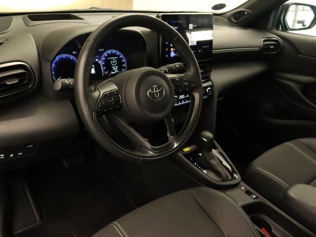 Toyota YARIS Cross 1.5 Hybrid 130 Launch Edition - ORIGINEEL NEDERLANDSE AUTO - HEAD-UP DISPLAY - ELEKTRISCHE ACHTERKLEP - DODEHOEK DETECTIE - PARKEERSENSOREN VOOR & ACHTER - JBL GELUIDINSTALLATIE - STOEL & STUUR VERWARMING - DRAADLOZE TELEFOONLADER