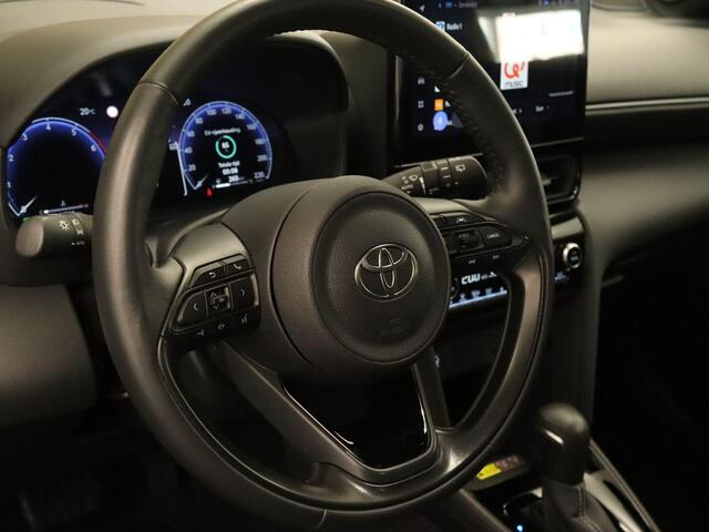 Toyota YARIS Cross 1.5 Hybrid 130 Launch Edition - ORIGINEEL NEDERLANDSE AUTO - HEAD-UP DISPLAY - ELEKTRISCHE ACHTERKLEP - DODEHOEK DETECTIE - PARKEERSENSOREN VOOR & ACHTER - JBL GELUIDINSTALLATIE - STOEL & STUUR VERWARMING - DRAADLOZE TELEFOONLADER