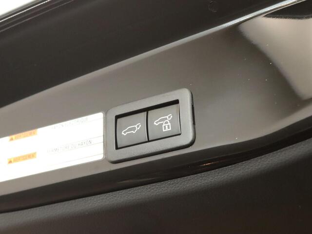 Toyota YARIS Cross 1.5 Hybrid 130 Launch Edition - ORIGINEEL NEDERLANDSE AUTO - HEAD-UP DISPLAY - ELEKTRISCHE ACHTERKLEP - DODEHOEK DETECTIE - PARKEERSENSOREN VOOR & ACHTER - JBL GELUIDINSTALLATIE - STOEL & STUUR VERWARMING - DRAADLOZE TELEFOONLADER