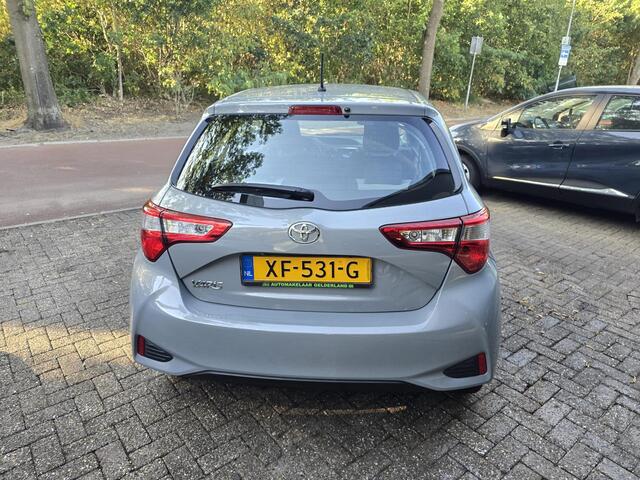 Toyota YARIS 1.5 VVT-i Active | 2E EIGENAAR | 3/6 OF 12 MND GARANTIE | CAMERA | AIRCO | NW APK |