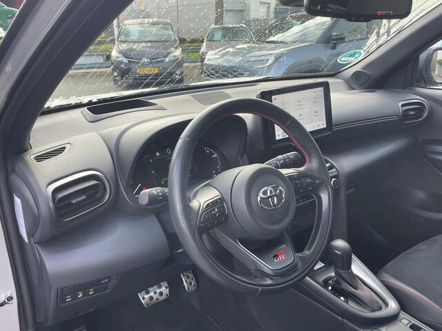 Toyota YARIS Cross 1.5 Hybrid GR Sport Panoramadak All seasonbanden