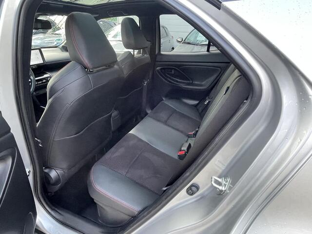 Toyota YARIS Cross 1.5 Hybrid GR Sport Panoramadak All seasonbanden