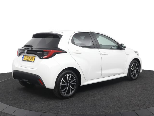 Toyota YARIS 1.5 Hybrid Style | Navigatie | Stoelverwarming | Keyless | All season banden |