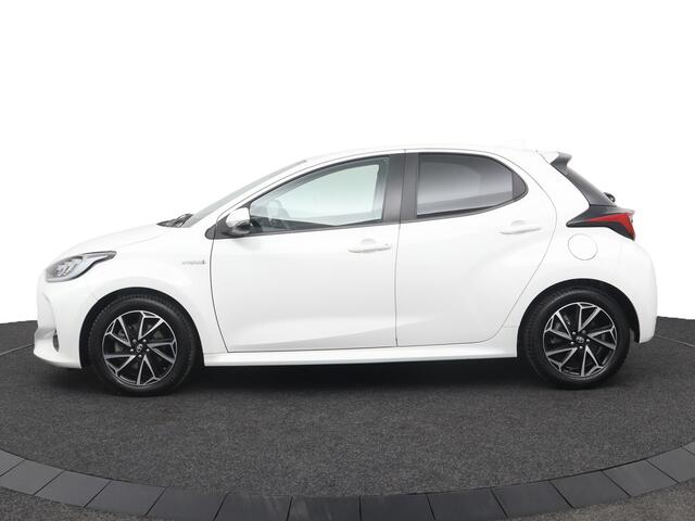 Toyota YARIS 1.5 Hybrid Style | Navigatie | Stoelverwarming | Keyless | All season banden |