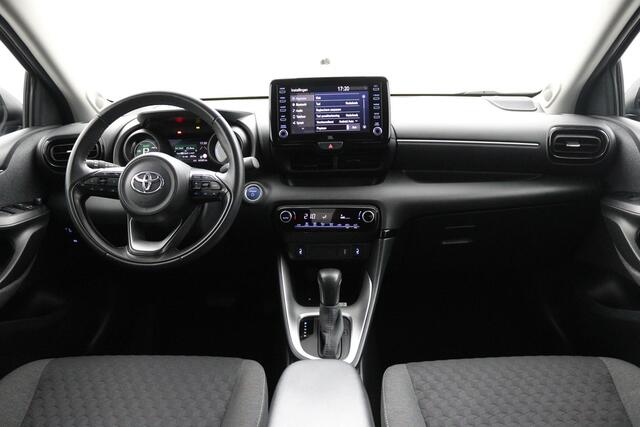 Toyota YARIS 1.5 Hybrid Style | Navigatie | Stoelverwarming | Keyless | All season banden |