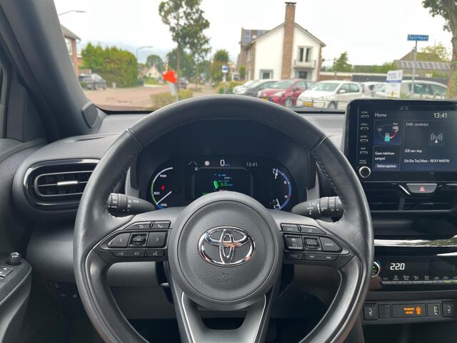 Toyota YARIS 1.5 HYBRID DYNAMIC