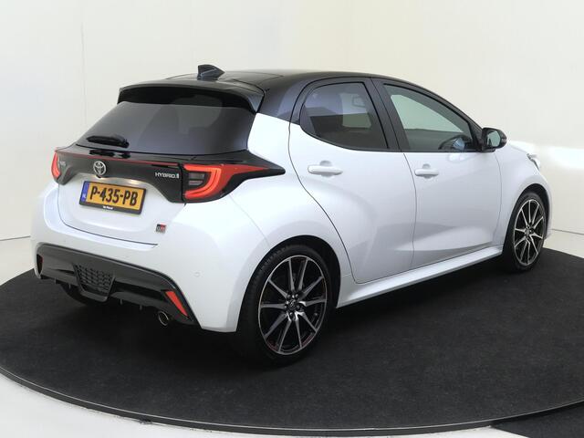 Toyota YARIS 1.5 Hybrid GR Sport | Navigatie | Panoramadak | Camera | 18" | CLimate control