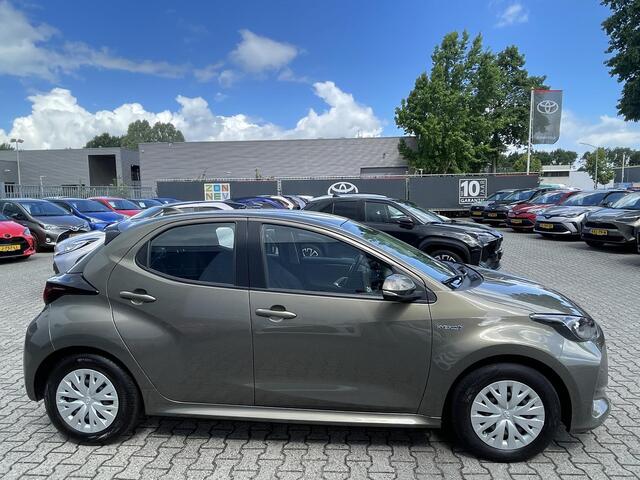 Toyota YARIS 1.5 Hybrid Active All Seasonbanden