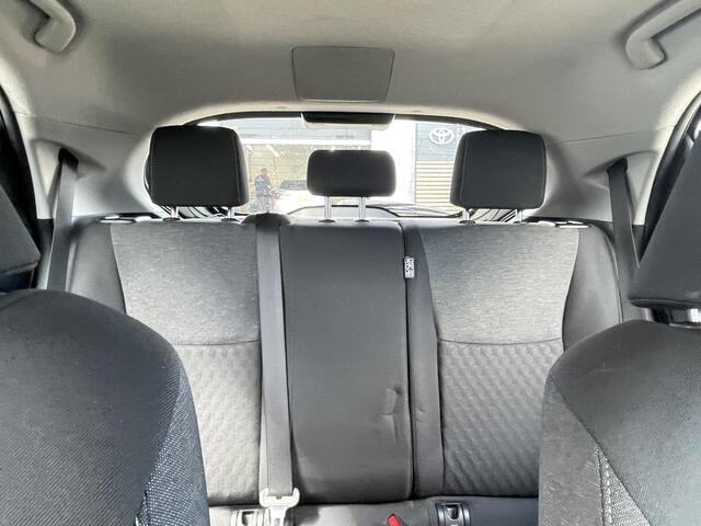 Toyota YARIS 1.5 Hybrid Active All Seasonbanden