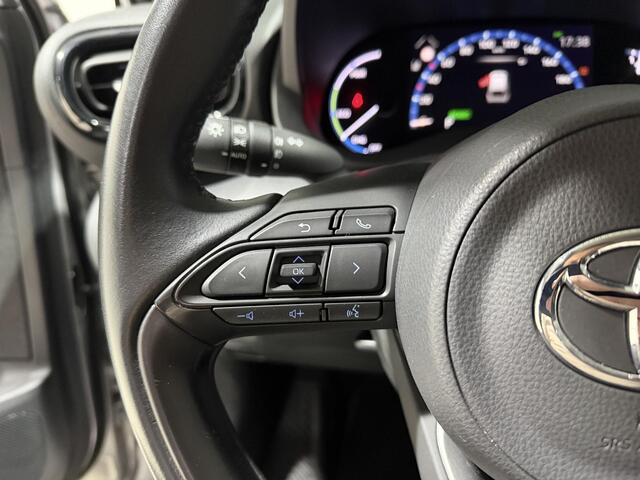 Toyota YARIS Cross 1.5 Hybrid Dynamic edition | Parkeersensoren voor + achter | 4seizoen banden | Privacy glass | Apple Carplay & Android Auto | Navigatie