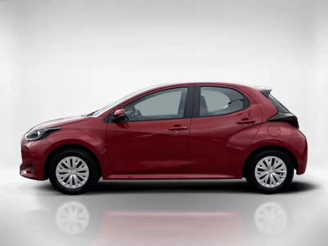 Toyota YARIS 1.5 Hybrid 115 Comfort **EMOTIONAL RED METALLIC/ NIEUWE AUTO/ DIRECT LEVERBAAR**