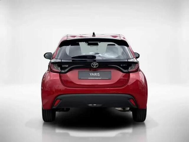 Toyota YARIS 1.5 Hybrid 115 Comfort **EMOTIONAL RED METALLIC/ NIEUWE AUTO/ DIRECT LEVERBAAR**