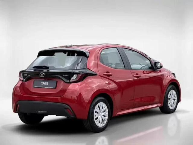 Toyota YARIS 1.5 Hybrid 115 Comfort **EMOTIONAL RED METALLIC/ NIEUWE AUTO/ DIRECT LEVERBAAR**