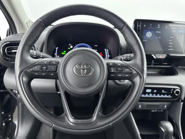 Toyota YARIS 1.5 Hybrid 115 First Edition | Parkeersensoren V+A | Blindspot | Stuur-Stoelverwarming |