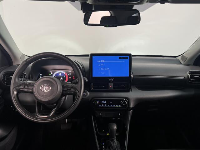 Toyota YARIS 1.5 Hybrid 115 Dynamic | Comfort Pack | Stoel/Stuur/Voorruitverwarming | BSM | Parkeersensoren voor/achter |