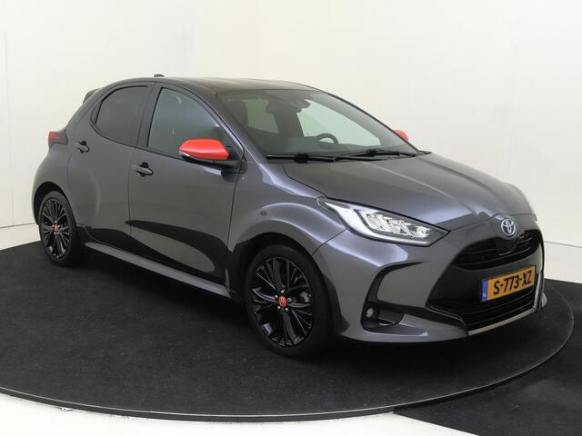 Toyota YARIS 1.5 Hybrid Executive | airco automatisch | Apple Carplay/Android Auto | Autonomous Emergency Braking | cruise control adaptief | dodehoek detectie | LED koplampen | lederen/stof bekleding | lichtmetalen Zwarte velgen 17" | navigatiesysteem full map | voorstoelen verwarmd