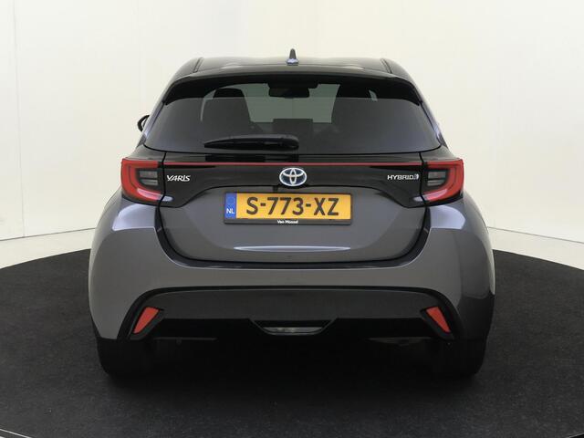 Toyota YARIS 1.5 Hybrid Executive | airco automatisch | Apple Carplay/Android Auto | Autonomous Emergency Braking | cruise control adaptief | dodehoek detectie | LED koplampen | lederen/stof bekleding | lichtmetalen Zwarte velgen 17" | navigatiesysteem full map | voorstoelen verwarmd