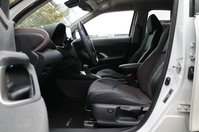 Toyota YARIS Cross 1.5 Hybrid Adventure | Automaat! | Carplay | Camera |