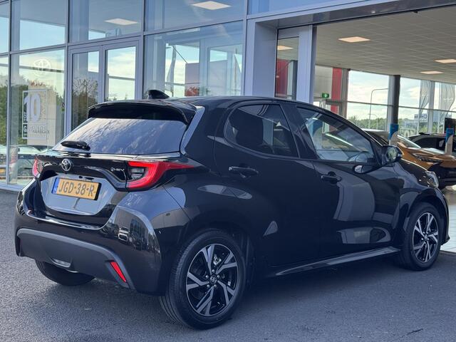 Toyota YARIS 1.5 Hybrid 115 Dynamic Incl. Comfort Pakket | Dodehoek detectie | Keyless | Stuurwielverwarming | Stoelverwarming