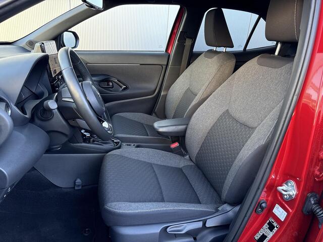 Toyota YARIS Cross 1.5 Hybrid 115 Dynamic **DODEHOEK DETECTIE/ STOEL EN STUURVERWARMING/ KEYLESS**
